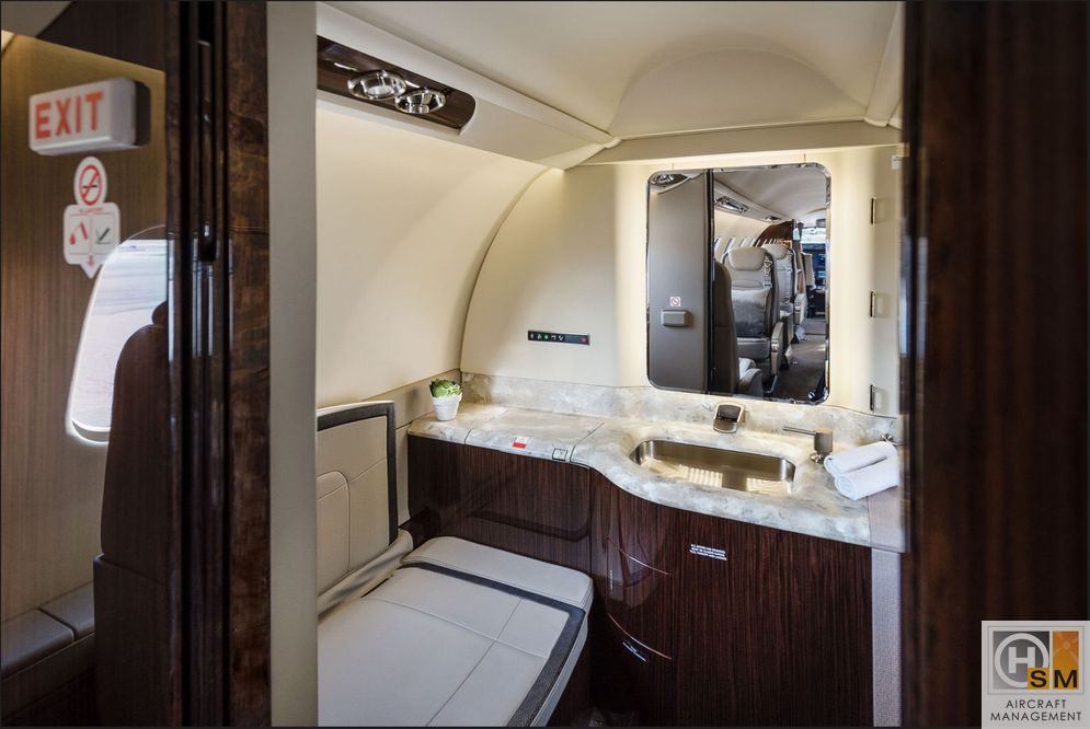 Bombardier LEARJET 75 2017 - C-GVIM - Image 4